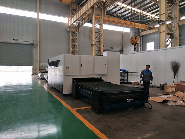 IPR FIBRA LASER CUTTING MACHINE 3000 * 1500 4000W