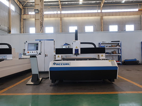 Lasera Tajda Maŝino metalo lasera tranĉa maŝino 500w 1000w